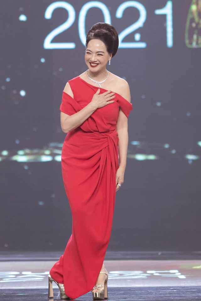 Nữ NSND từng đóng 'Săn bắt cướp' cùng Thương Tín ở tuổi hưu vẫn rất trẻ đẹp nhờ một điều giản dị- Ảnh 6. Nữ NSND từng đóng 'Săn bắt cướp' cùng Thương Tín ở tuổi hưu vẫn rất trẻ đẹp nhờ một điều giản dị- Ảnh 6.