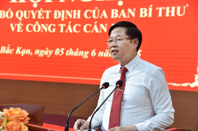 Ông Đinh Quang Tuyên được bầu làm Phó bí thư Tỉnh ủy Bắc Kạn- Ảnh 2. Ông Đinh Quang Tuyên được bầu làm Phó bí thư Tỉnh ủy Bắc Kạn- Ảnh 2.