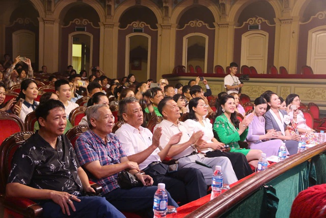 hop-bao-bay-chim-thien-nga-17494508659372023861249.jpg