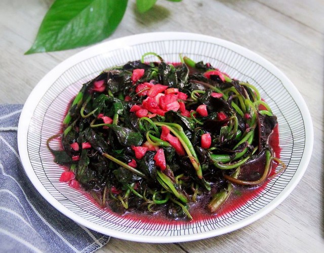 nguoi-benh-suy-than-an-rau-den-17513613762222126646968.jpg