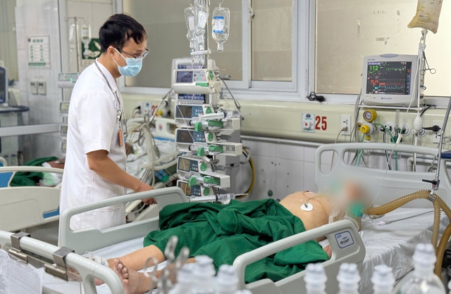 Sau mũi tiêm tại phòng khám tư, người đàn ông liệt tứ chi hoàn toàn- Ảnh 1. Sau mũi tiêm tại phòng khám tư, người đàn ông liệt tứ chi hoàn toàn- Ảnh 1.