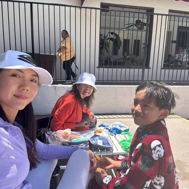 Siêu mẫu Việt từng 'liều lĩnh' lấy chồng nhưng không biết bố mẹ chồng, giờ đoàn tụ cùng mẹ đẻ ở Mỹ, cuộc sống biến động ra sao?- Ảnh 5.