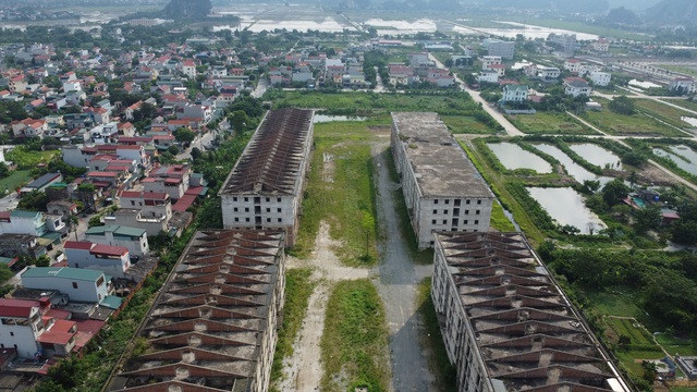 Thâm nhập bên trong ký túc xá bỏ hoang sắp trở thành nhà ở công vụ mới của Ninh Bình- Ảnh 4.