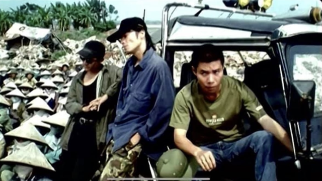 'Vua bãi rác' Võ Hoài Nam 'hú vía' sự cố máy bay 23 năm trước- Ảnh 2. 'Vua bãi rác' Võ Hoài Nam 'hú vía' sự cố máy bay 23 năm trước- Ảnh 2.
