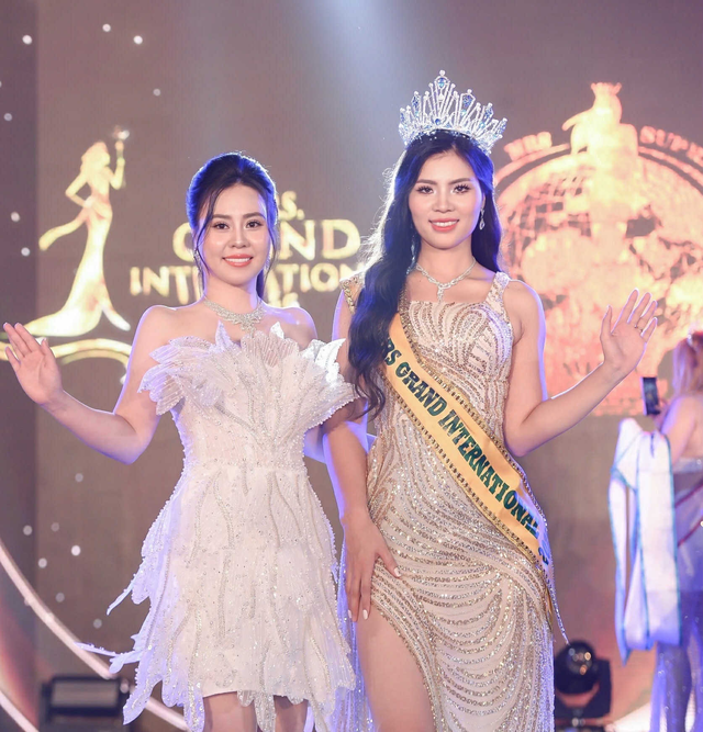 Nữ Thạc sĩ của Đại học Quốc gia Hà Nội vừa đăng quang Mrs Grand International 2025 - Ảnh 3. Nữ Thạc sĩ của Đại học Quốc gia Hà Nội vừa đăng quang Mrs Grand International 2025 - Ảnh 3.