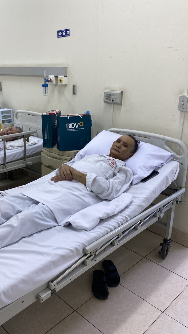 Gặp gỡ bệnh nhân ung thư giai đoạn cuối tìm lại nghị lực sống từ tiếng hát nơi phòng bệnh - Ảnh 1. Gặp gỡ bệnh nhân ung thư giai đoạn cuối tìm lại nghị lực sống từ tiếng hát nơi phòng bệnh - Ảnh 1.