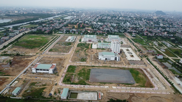 Gần 20 năm để xây dựng, Trường Đại học Hoa Lư ở Ninh Bình hiện ra sao? - Ảnh 12. Gần 20 năm để xây dựng, Trường Đại học Hoa Lư ở Ninh Bình hiện ra sao? - Ảnh 12.