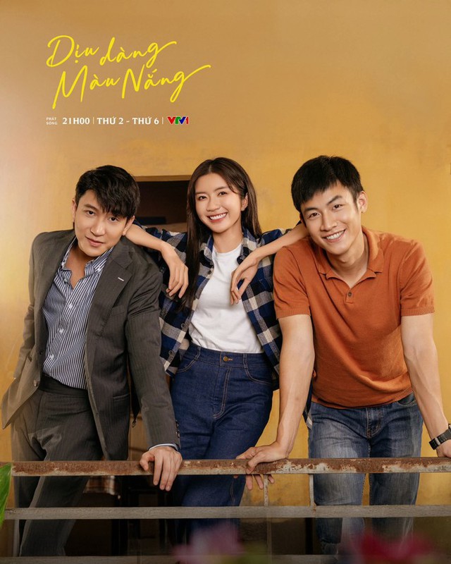 Duy Khánh 'xả vai' bộ đội vào vai anh chàng lái xe vui tính trong 'Dịu dàng màu nắng' - Ảnh 5. Duy Khánh 'xả vai' bộ đội vào vai anh chàng lái xe vui tính trong 'Dịu dàng màu nắng' - Ảnh 5.