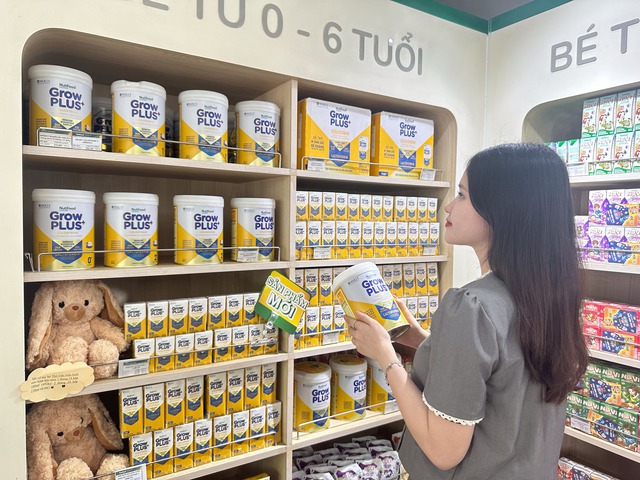 Tìm hiểu loại sữa công thức đang được nhiều mẹ 'lùng sục' giúp trẻ khỏe mạnh, ít ốm vặt- Ảnh 1. Tìm hiểu loại sữa công thức đang được nhiều mẹ 'lùng sục' giúp trẻ khỏe mạnh, ít ốm vặt- Ảnh 1.