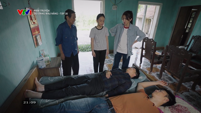 'Dịu dàng màu nắng' tập mới nhất: Xuân và Phong hiểu hơn về nhau, Nghĩa buồn bực vì không còn cơ hội- Ảnh 1. 'Dịu dàng màu nắng' tập mới nhất: Xuân và Phong hiểu hơn về nhau, Nghĩa buồn bực vì không còn cơ hội- Ảnh 1.