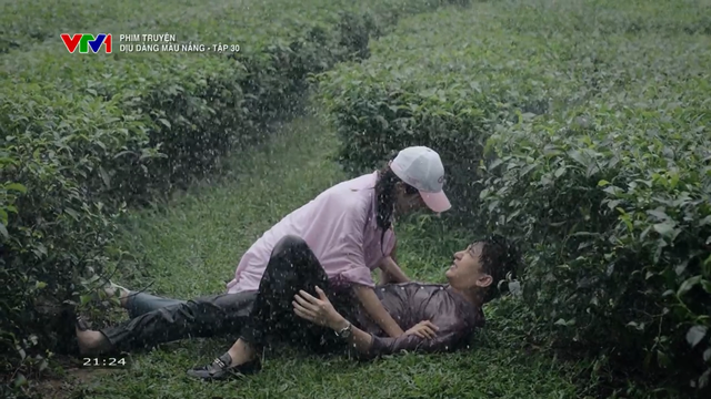 'Dịu dàng màu nắng' tập mới nhất: Xuân và Phong hiểu hơn về nhau, Nghĩa buồn bực vì không còn cơ hội- Ảnh 3. 'Dịu dàng màu nắng' tập mới nhất: Xuân và Phong hiểu hơn về nhau, Nghĩa buồn bực vì không còn cơ hội- Ảnh 3.