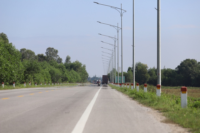 Dự án đường ven biển Nghi Sơn - Cửa Lò đặt mục tiêu khánh thành vào dịp Quốc khánh 2/9/2025
- Ảnh 2. Dự án đường ven biển Nghi Sơn - Cửa Lò đặt mục tiêu khánh thành vào dịp Quốc khánh 2/9/2025
- Ảnh 2.