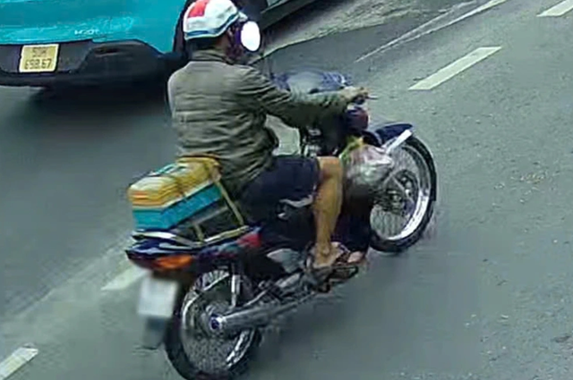 Đã xác định được danh tính người phun dòng chữ 'bắn tốc độ' gây chú ý trên đường ở TPHCM - Ảnh 3. Đã xác định được danh tính người phun dòng chữ 'bắn tốc độ' gây chú ý trên đường ở TPHCM - Ảnh 3.