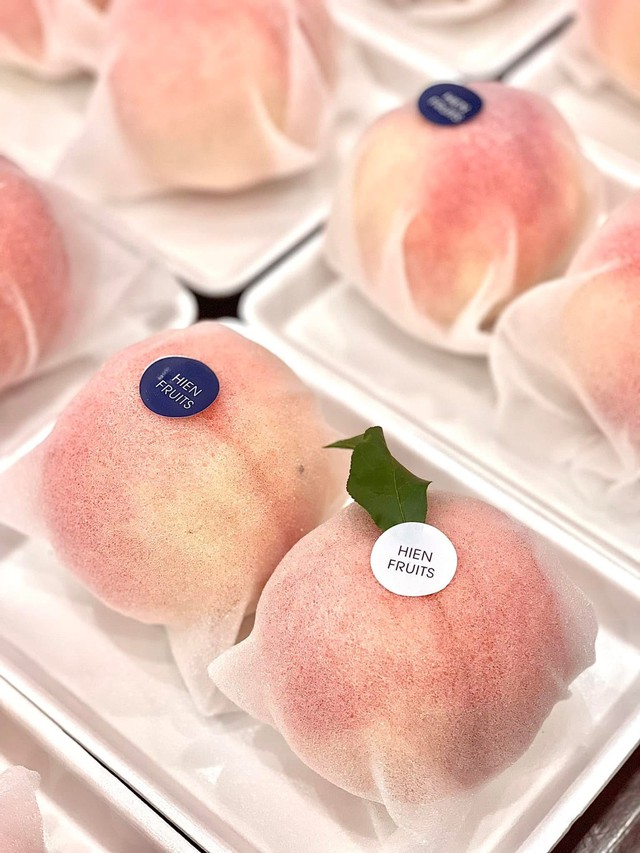 Một loại đào của Trung Quốc đổ bộ thị trường Việt, giá vài chục nghìn đồng/quả vẫn được chị em thi nhau “chốt đơn”- Ảnh 7.