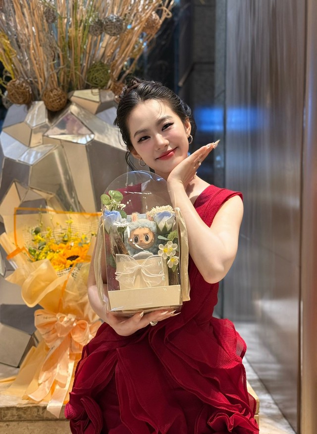 Ca sĩ Lương Bích Hữu gây ngỡ ngàng sau khi giảm tới 20kg - Ảnh 1. Ca sĩ Lương Bích Hữu gây ngỡ ngàng sau khi giảm tới 20kg - Ảnh 1.