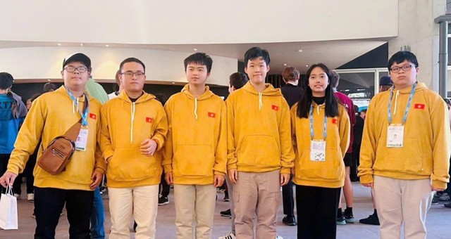 Học sinh Việt Nam giành 6 huy chương tại kỳ thi Olympic Toán Quốc tế - Ảnh 1. Học sinh Việt Nam giành 6 huy chương tại kỳ thi Olympic Toán Quốc tế - Ảnh 1.