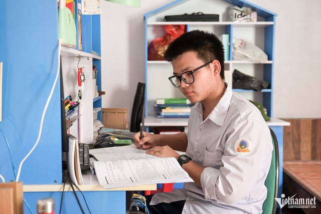 w-thu-khoa-5-1136-17529789578221331646928.jpg
