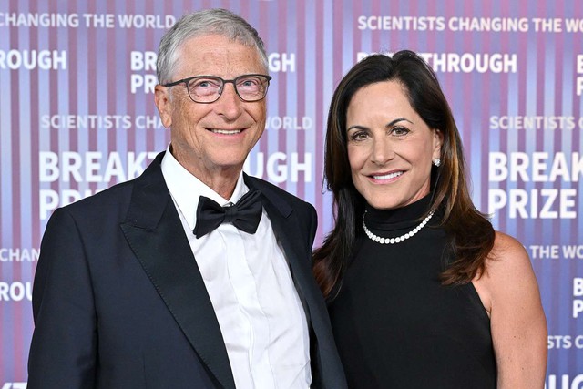bill-gates-paula-hurd-10th-annual-breakthrough-prize-ceremony-2024-012725-905b6814b00c455e8fbbfe694124c9c7-1016-1753070017021-17530700180512037453174.jpg