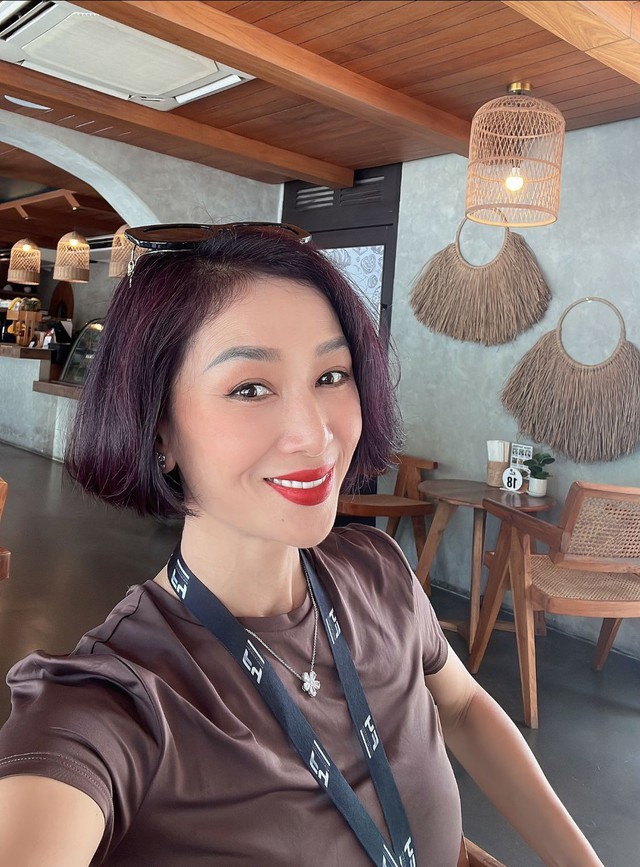 hoa-khoi-thu-huong-2-17530684853512100374677.jpg