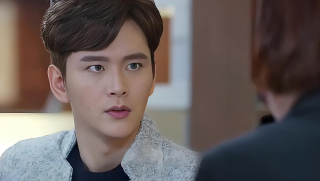 Thương nhớ mối tình đầu suốt 5 năm, cho tới một tối tình cờ gặp ở nhà hàng, tôi mới thấy mình sai lầm và ngớ ngẩn thế nào - Ảnh 2. Thương nhớ mối tình đầu suốt 5 năm, cho tới một tối tình cờ gặp ở nhà hàng, tôi mới thấy mình sai lầm và ngớ ngẩn thế nào - Ảnh 2.