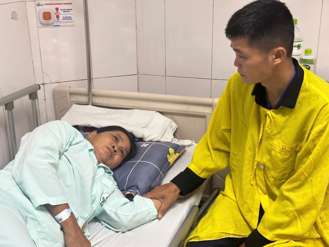 MS 1021: Người phụ nữ Mường nghèo mất chồng vì ung thư, nay cần 50 triệu đồng mổ tim để giữ sự sống- Ảnh 2. MS 1021: Người phụ nữ Mường nghèo mất chồng vì ung thư, nay cần 50 triệu đồng mổ tim để giữ sự sống- Ảnh 2.