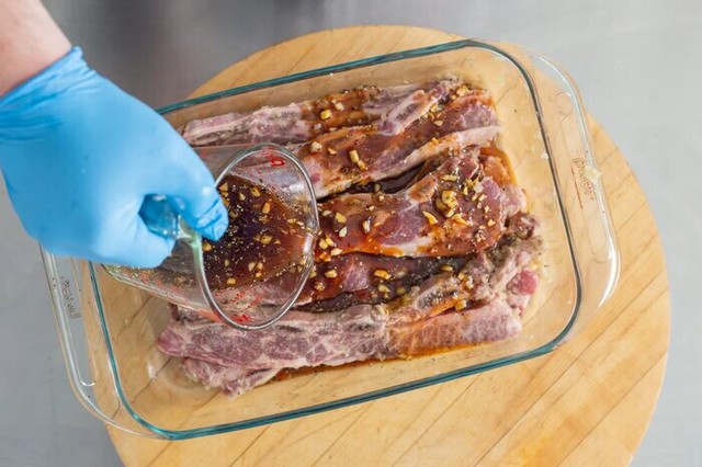 5 cách ướp thịt nướng đậm đà, mềm ngon khó cưỡng- Ảnh 2.
