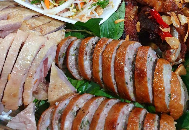 Gom từng cái cổ ngan từ quê ra phố, tôi làm món dồi cổ ngan ngon bất bại, đậm vị quê và ký ức về mẹ- Ảnh 4. Gom từng cái cổ ngan từ quê ra phố, tôi làm món dồi cổ ngan ngon bất bại, đậm vị quê và ký ức về mẹ- Ảnh 4.