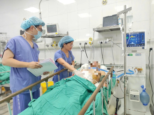 Nạn nhân trong vụ xe bán tải tông liên hoàn trên phố Khâm Thiên hiện ra sao? - Ảnh 1. Nạn nhân trong vụ xe bán tải tông liên hoàn trên phố Khâm Thiên hiện ra sao? - Ảnh 1.