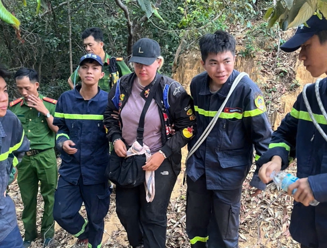 Tin sáng 25/7: Bão số 4 duy chuyển chậm và suy yếu dần thành áp thấp; Hàng loạt trường ngành Công an công bố điểm sàn xét tuyển năm 2025 - Ảnh 4.