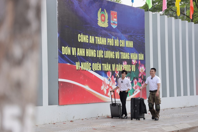 'Chiến sĩ quả cảm' (Tập 1): Lê Dương Bảo Lâm bị cảnh báo, Mono phạm 'điều cấm kỵ'- Ảnh 2. 'Chiến sĩ quả cảm' (Tập 1): Lê Dương Bảo Lâm bị cảnh báo, Mono phạm 'điều cấm kỵ'- Ảnh 2.