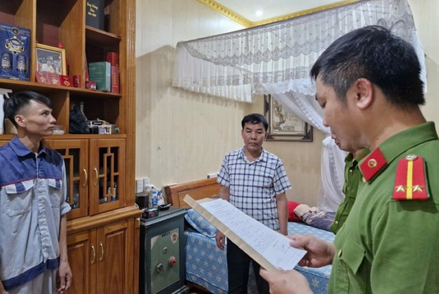 Tin sáng 30/9: Miền Bắc nắng nóng vượt 39 độ; Nữ cán bộ phường ở TP HCM bị kiểm điểm vì xô ngã xe của nam shipper- Ảnh 3. Tin sáng 30/9: Miền Bắc nắng nóng vượt 39 độ; Nữ cán bộ phường ở TP HCM bị kiểm điểm vì xô ngã xe của nam shipper- Ảnh 3.