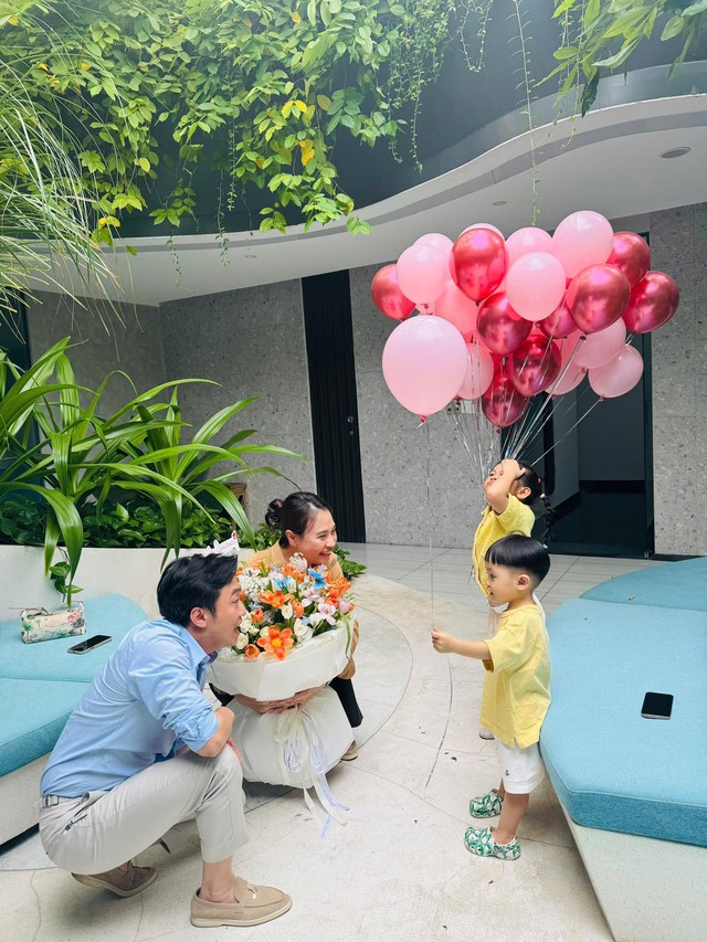 Cường Đô la - Đàm Thu Trang sau 6 năm kết hôn: Tổ ấm hạnh phúc, con chung, con riêng hòa thuận- Ảnh 5. Cường Đô la - Đàm Thu Trang sau 6 năm kết hôn: Tổ ấm hạnh phúc, con chung, con riêng hòa thuận- Ảnh 5.