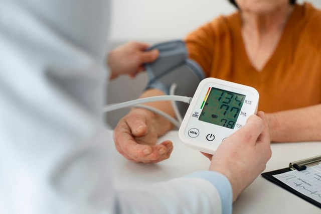 Cách hỗ trợ làm tan cục máu đông tránh nguy cơ tai biến mạch máu não - Ảnh 2. Cách hỗ trợ làm tan cục máu đông tránh nguy cơ tai biến mạch máu não - Ảnh 2.