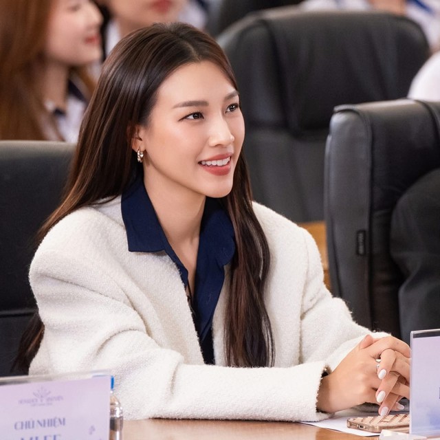 Bỏ sự nghiệp vì tình yêu, Á hậu vẫn nhận kết cục buồn: Ly hôn chồng Tây đầy bí ẩn- Ảnh 5. Bỏ sự nghiệp vì tình yêu, Á hậu vẫn nhận kết cục buồn: Ly hôn chồng Tây đầy bí ẩn- Ảnh 5.