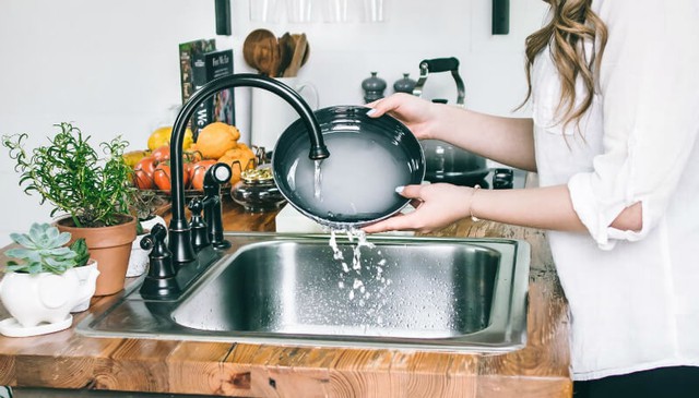 Mẹo phục hồi lớp chống dính ở chảo đơn giản tại nhà- Ảnh 3. Mẹo phục hồi lớp chống dính ở chảo đơn giản tại nhà- Ảnh 3.