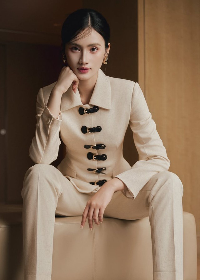 Hoa hậu Ý Nhi rời showbiz- Ảnh 2. Hoa hậu Ý Nhi rời showbiz- Ảnh 2.