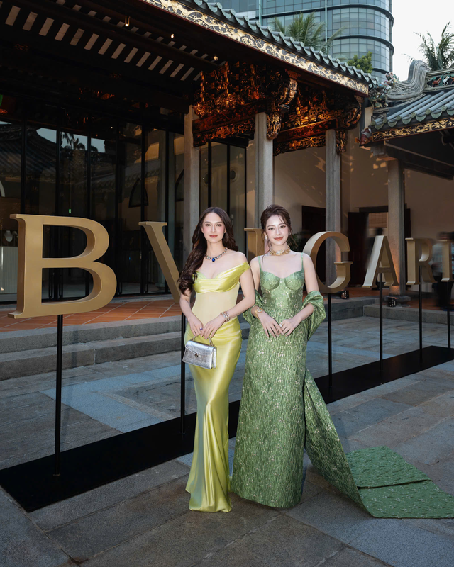 Chi Pu sáng bừng khi đứng cạnh mỹ nhân 'Vũ điệu hoang dã' Marian Rivera tại show Bvlgari- Ảnh 2. Chi Pu sáng bừng khi đứng cạnh mỹ nhân 'Vũ điệu hoang dã' Marian Rivera tại show Bvlgari- Ảnh 2.
