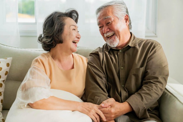 Bí quyết sống hạnh phúc tuổi già: Học cách "3 không" với con cái để cả đời viên mãn - Ảnh 1. Bí quyết sống hạnh phúc tuổi già: Học cách "3 không" với con cái để cả đời viên mãn - Ảnh 1.