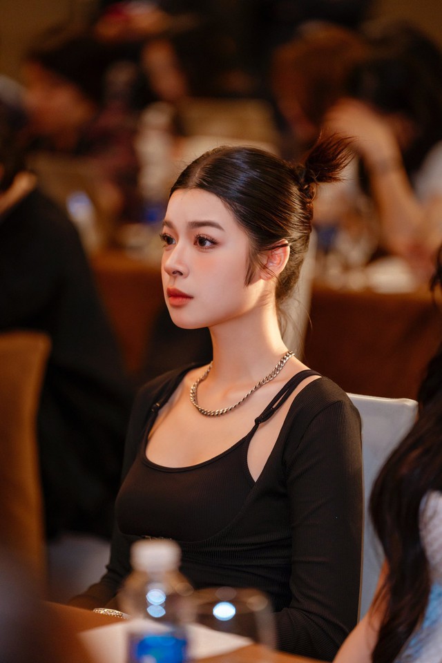 Vẻ đẹp cô gái Hà thành được Hồ Ngọc Hà gọi là 'công chúa giải trí'- Ảnh 9. Vẻ đẹp cô gái Hà thành được Hồ Ngọc Hà gọi là 'công chúa giải trí'- Ảnh 9.