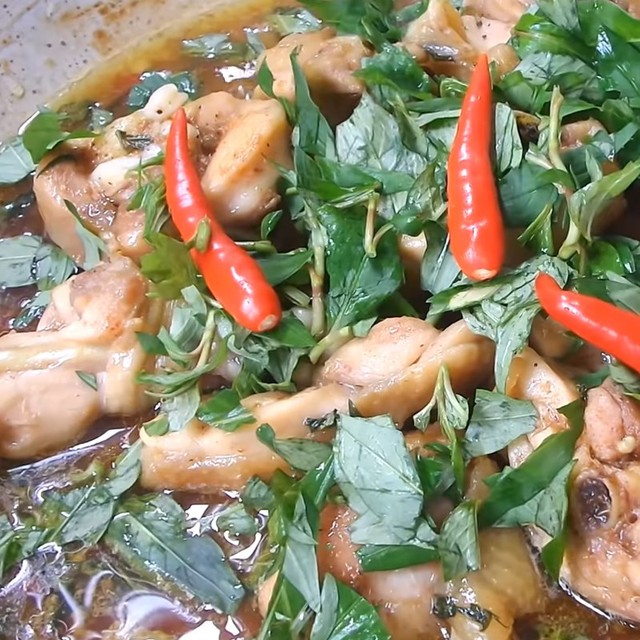 Mách bạn cách làm gà kho rau răm thơm ngon đơn giản, cực lạ miệng- Ảnh 4. Mách bạn cách làm gà kho rau răm thơm ngon đơn giản, cực lạ miệng- Ảnh 4.