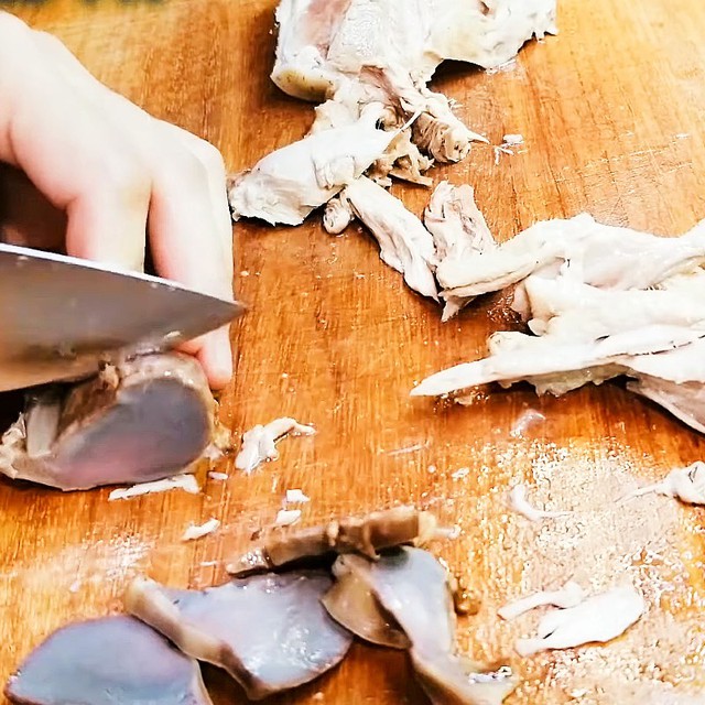 Đây mới là cách làm gỏi vịt rau răm chuối xanh chua chua ngọt ngọt ngon khó cưỡng- Ảnh 3. Đây mới là cách làm gỏi vịt rau răm chuối xanh chua chua ngọt ngọt ngon khó cưỡng- Ảnh 3.