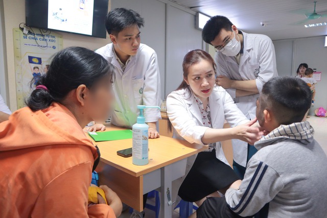 Ghép xương ổ răng cho 'chiến binh' 12 tuổi đã từng 4 lần mổ tim bẩm sinh và 1 lần phẫu thuật tạo hình khe hở môi – vòm miệng - Ảnh 2.
