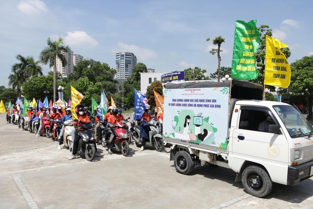 Hà Nội mít tinh kỷ niệm Ngày Dân số Thế giới 11/7 - Ảnh 6. Hà Nội mít tinh kỷ niệm Ngày Dân số Thế giới 11/7 - Ảnh 6.