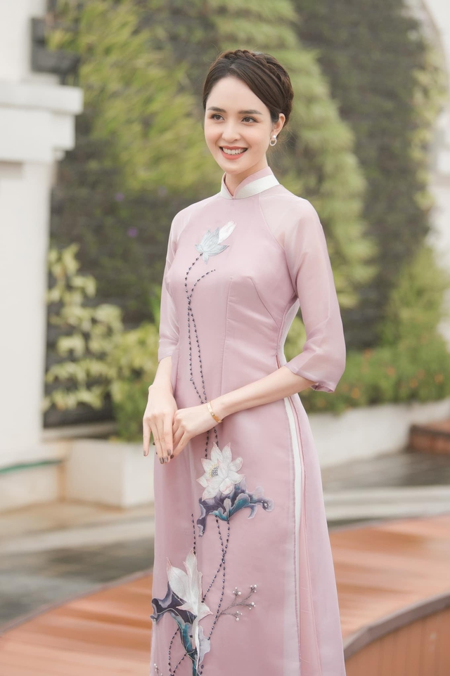Người đẹp lọt top 3 Hoa hậu Việt Nam cùng Đặng Thu Thảo: Hào quang lặng lẽ trôi qua, sống kín tiếng - Ảnh 3. Người đẹp lọt top 3 Hoa hậu Việt Nam cùng Đặng Thu Thảo: Hào quang lặng lẽ trôi qua, sống kín tiếng - Ảnh 3.