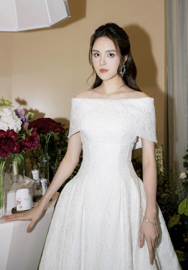Người đẹp lọt top 3 Hoa hậu Việt Nam cùng Đặng Thu Thảo: Hào quang lặng lẽ trôi qua, sống kín tiếng - Ảnh 4. Người đẹp lọt top 3 Hoa hậu Việt Nam cùng Đặng Thu Thảo: Hào quang lặng lẽ trôi qua, sống kín tiếng - Ảnh 4.