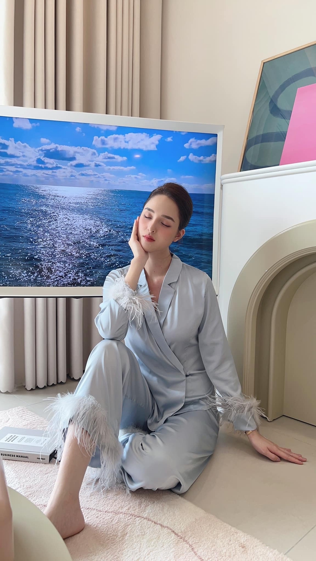 Người đẹp lọt top 3 Hoa hậu Việt Nam cùng Đặng Thu Thảo: Hào quang lặng lẽ trôi qua, sống kín tiếng - Ảnh 5. Người đẹp lọt top 3 Hoa hậu Việt Nam cùng Đặng Thu Thảo: Hào quang lặng lẽ trôi qua, sống kín tiếng - Ảnh 5.