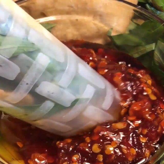 Cách làm chả cá cuốn rau răm lạ miệng, cực ngon và đơn giản tại nhà- Ảnh 3. Cách làm chả cá cuốn rau răm lạ miệng, cực ngon và đơn giản tại nhà- Ảnh 3.