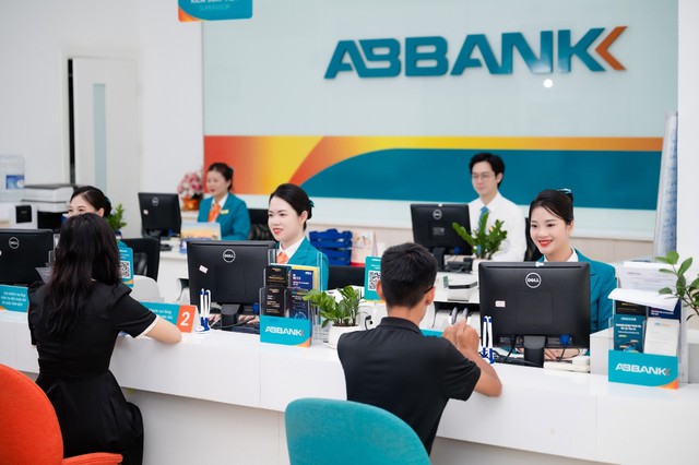 Quý II/2025: ABBANK hoàn thành hơn 90% kế hoạch lợi nhuận năm, các hoạt động kinh doanh cốt lõi bứt phá mạnh mẽ- Ảnh 2. Quý II/2025: ABBANK hoàn thành hơn 90% kế hoạch lợi nhuận năm, các hoạt động kinh doanh cốt lõi bứt phá mạnh mẽ- Ảnh 2.