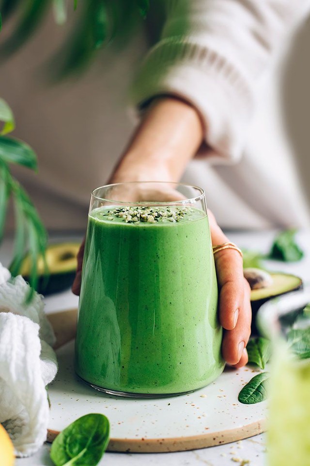 avocado-banana-smoothie-rich-and-tasty-1754027962554379847388.jpeg