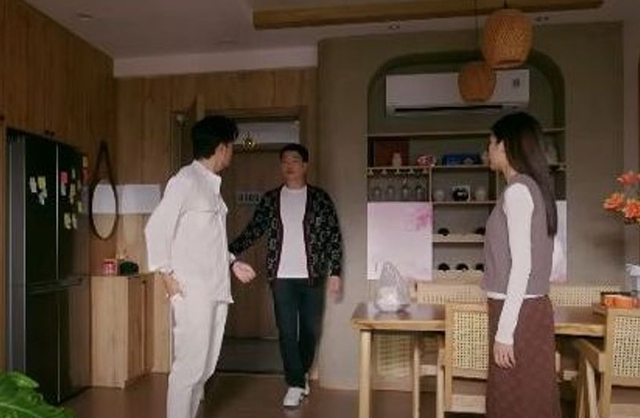 'Cầu vồng ở phía chân trời' mới nhất (tập 18): Chồng cũ tìm cách phá Oanh với Tuấn- Ảnh 2. 'Cầu vồng ở phía chân trời' mới nhất (tập 18): Chồng cũ tìm cách phá Oanh với Tuấn- Ảnh 2.